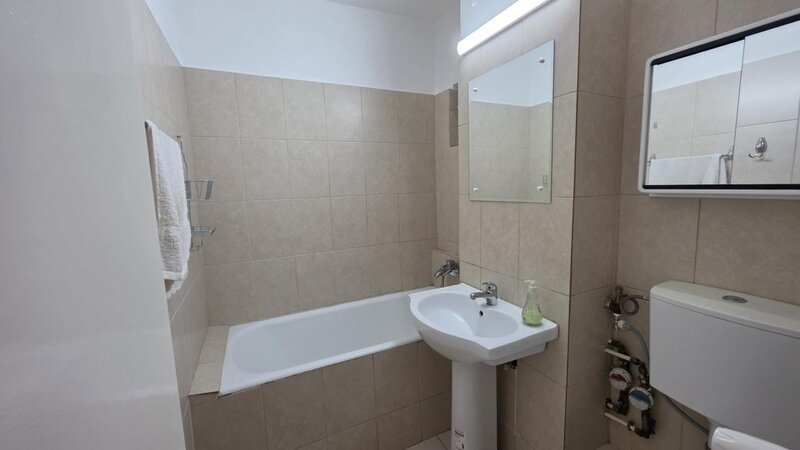 Bozieni, Parc Drumul Taberei, inchiriez garsoniera decomandata.